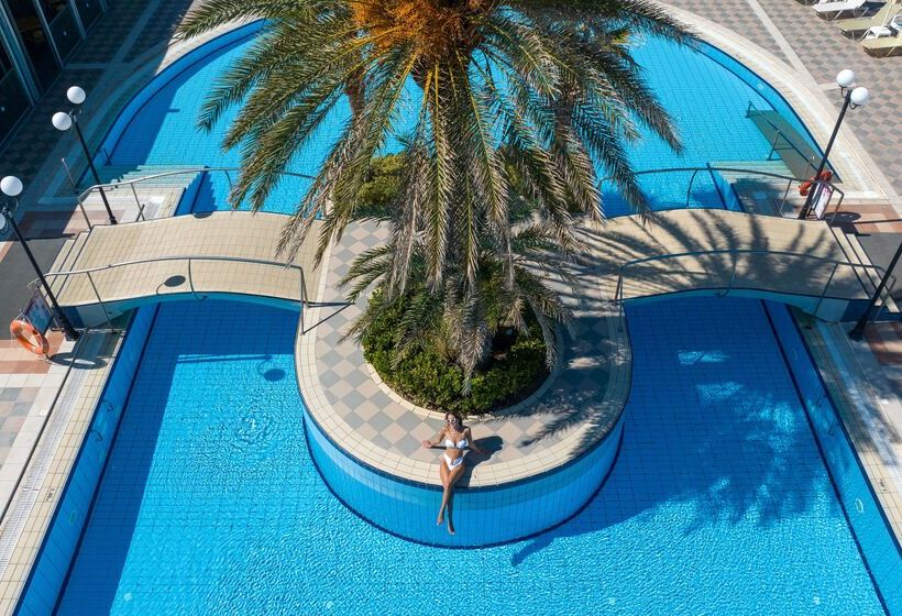 Hydramis Palace Beach Resort