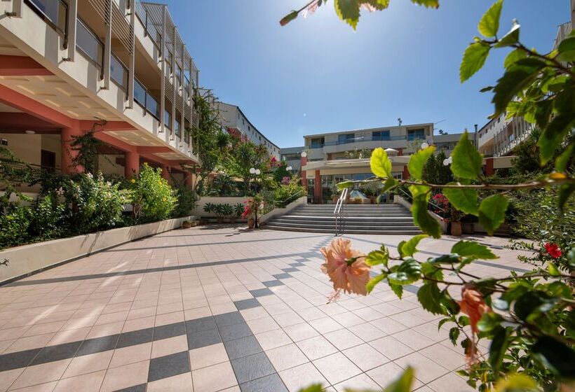 Hydramis Palace Beach Resort