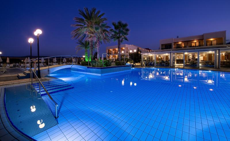 Hydramis Palace Beach Resort