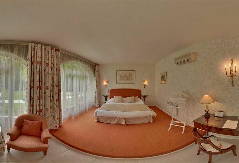 Manoir De La Roseraie Chateaux & Hotels De France