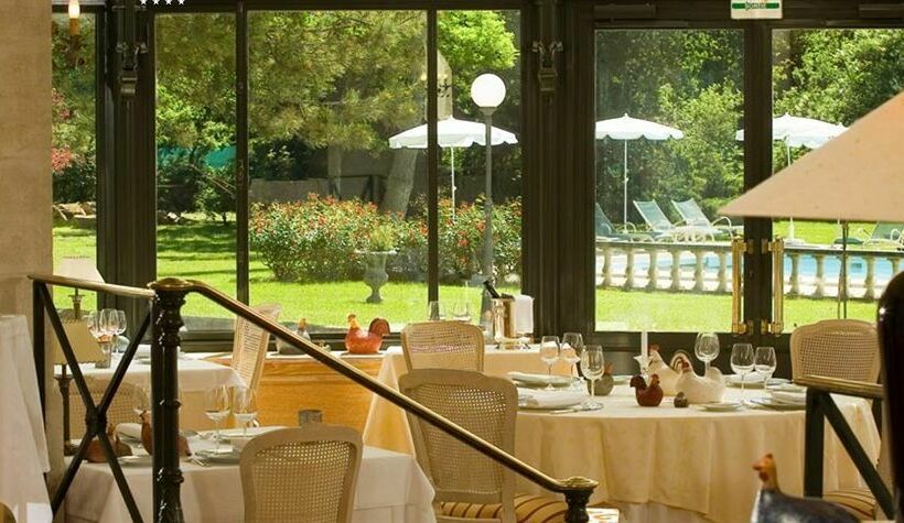 Manoir De La Roseraie Chateaux & Hotels De France