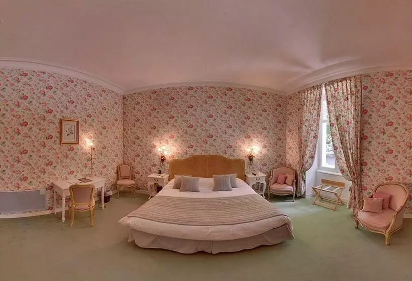 Manoir De La Roseraie Chateaux & Hotels De France