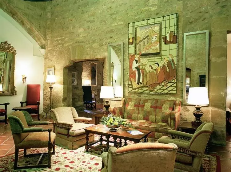 Parador De Santo Domingo Bernardo De Fresneda