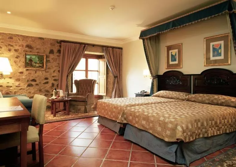 Parador De Santo Domingo Bernardo De Fresneda