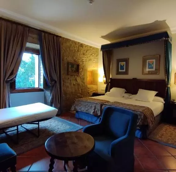 Parador De Santo Domingo Bernardo De Fresneda