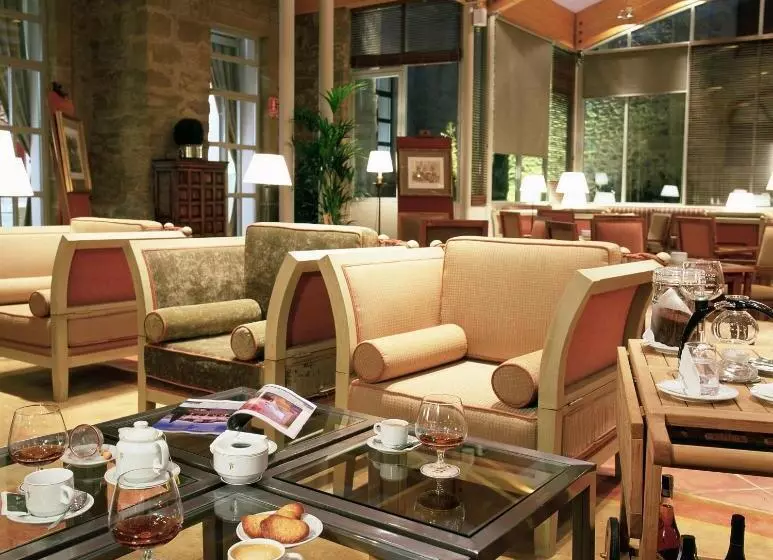 Parador De Santo Domingo Bernardo De Fresneda