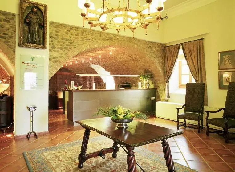 Parador De Santo Domingo Bernardo De Fresneda