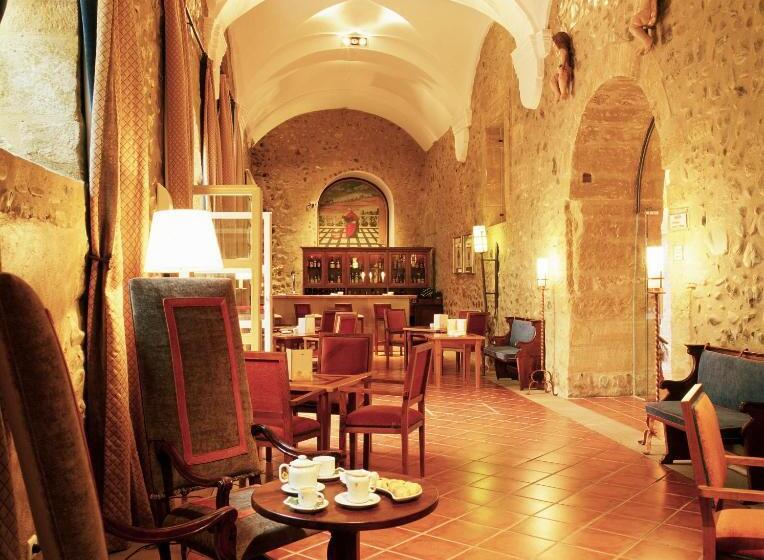 Parador De Santo Domingo Bernardo De Fresneda