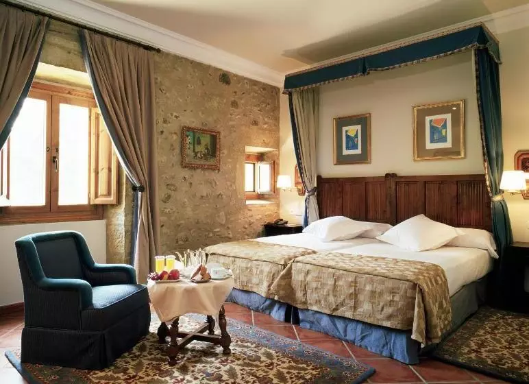 Parador De Santo Domingo Bernardo De Fresneda