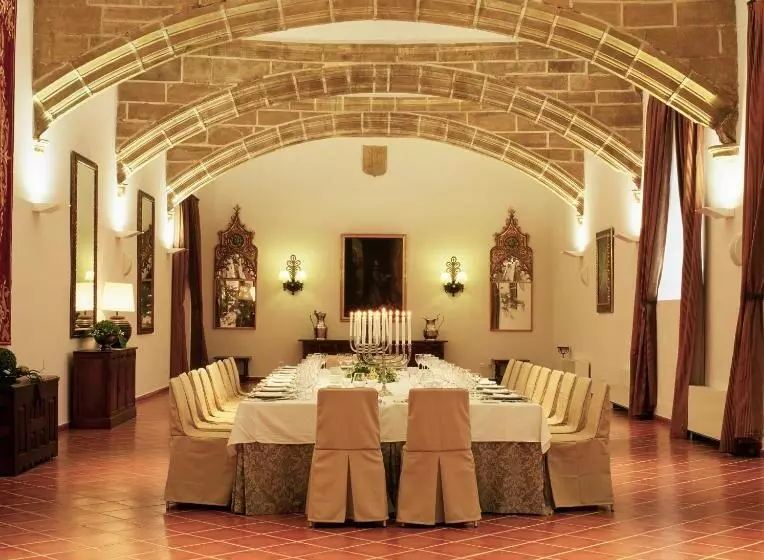 Parador De Santo Domingo Bernardo De Fresneda
