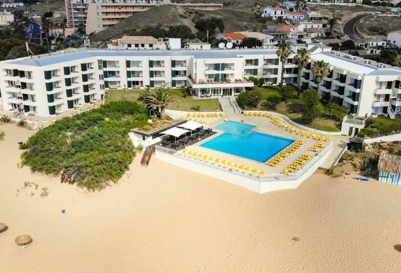 Vila Baleira Suites