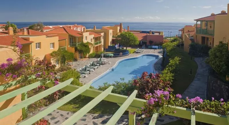 Apartamentos La Caleta