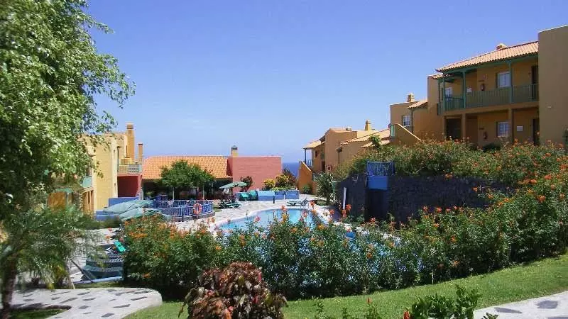 Apartamentos La Caleta