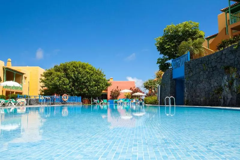 Apartamentos La Caleta