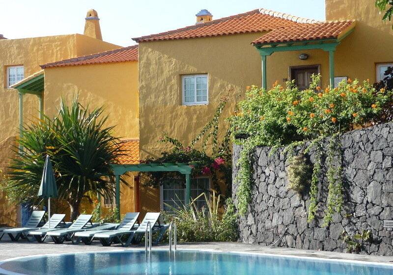 Apartamentos La Caleta