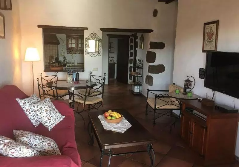 El Caserío De Güime