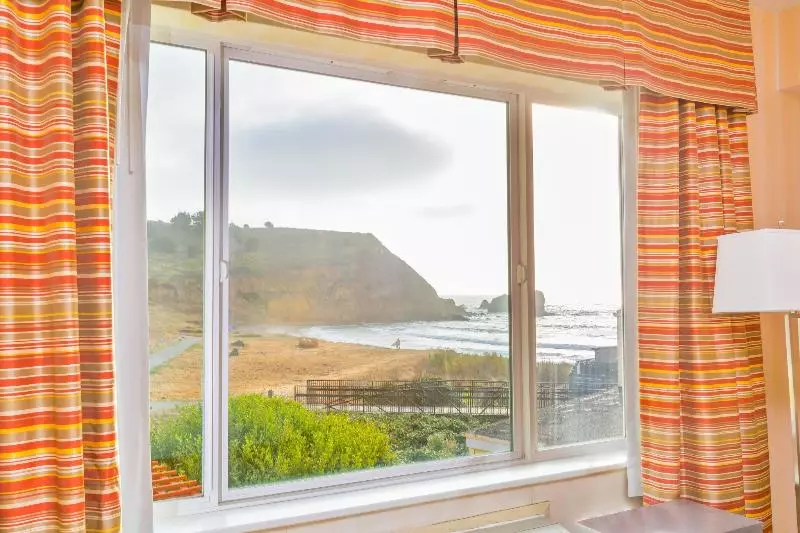 Отель Fairfield By Marriott Inn & Suites San Francisco Pacifica