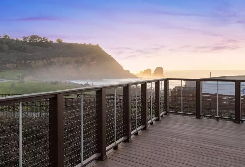 Отель Fairfield By Marriott Inn & Suites San Francisco Pacifica