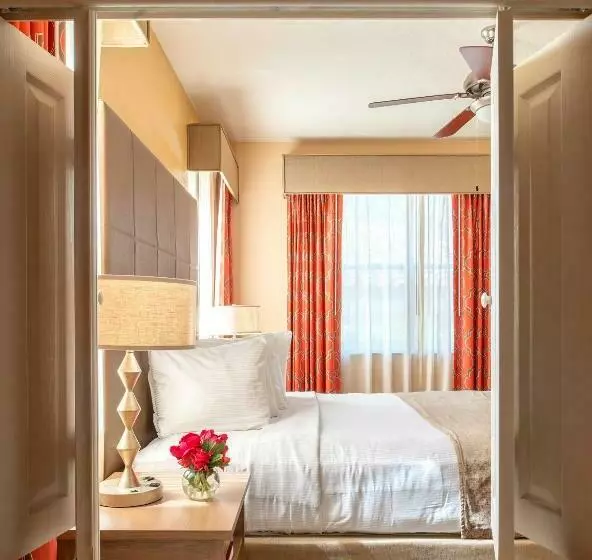 هتل Floridays Orlando Two & Three Bed Rooms Condo Resort