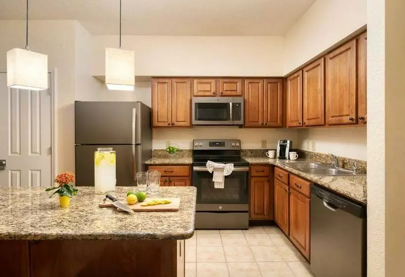 هتل Floridays Orlando Two & Three Bed Rooms Condo Resort