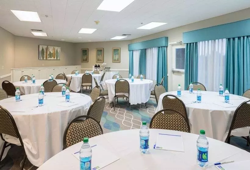 Holiday Inn Express Hotel & Suites Arcata/eureka Airport Area, An Ihg