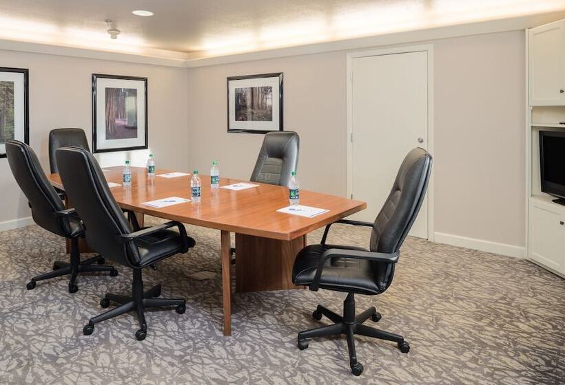 Holiday Inn Express Hotel & Suites Arcata/eureka Airport Area, An Ihg