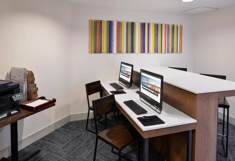 Holiday Inn Express Hotel & Suites Arcata/eureka Airport Area, An Ihg