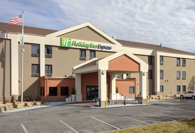 בית מלון כפרי Holiday Inn Express Metropolis, An Ihg