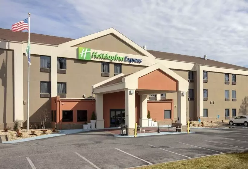 בית מלון כפרי Holiday Inn Express Metropolis, An Ihg