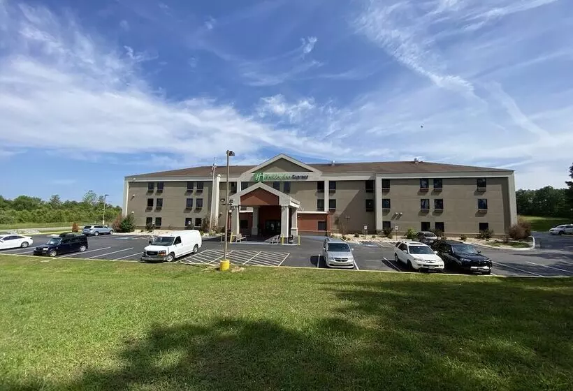 בית מלון כפרי Holiday Inn Express Metropolis, An Ihg