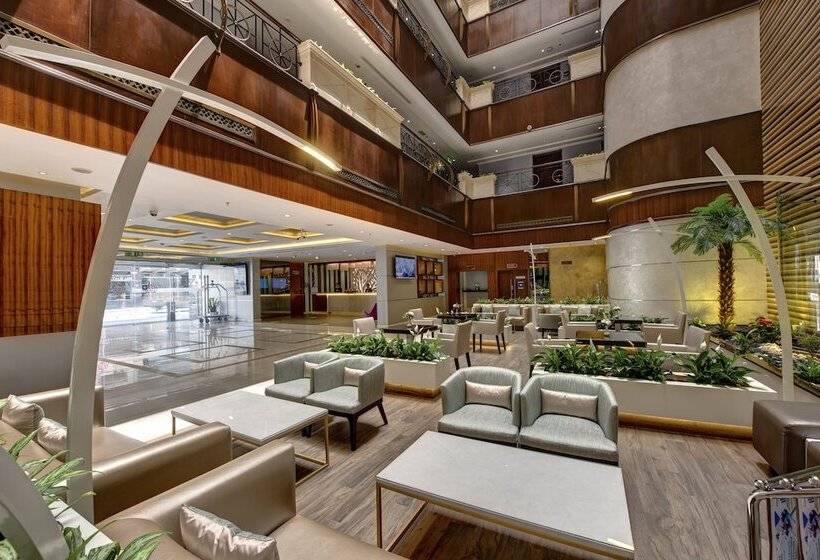 Отель Howard Johnson Plaza By Wyndham Dubai Deira