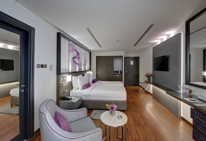 Отель Howard Johnson Plaza By Wyndham Dubai Deira