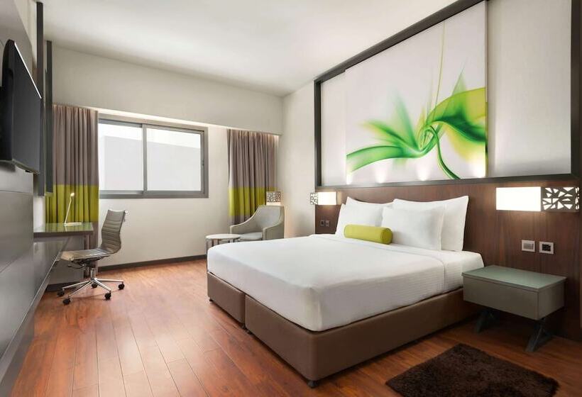 Отель Howard Johnson Plaza By Wyndham Dubai Deira