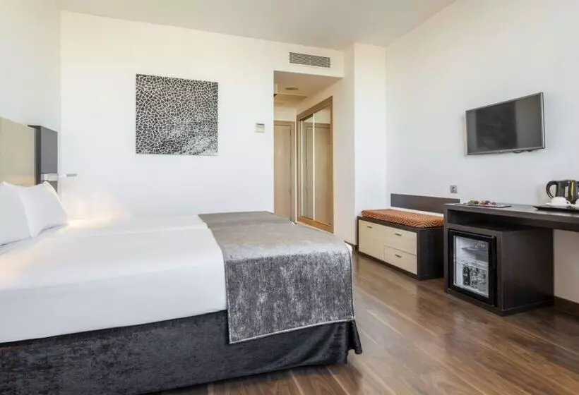 هتل Ilunion Aqua 4