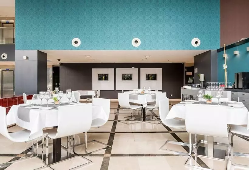 هتل Ilunion Aqua 4