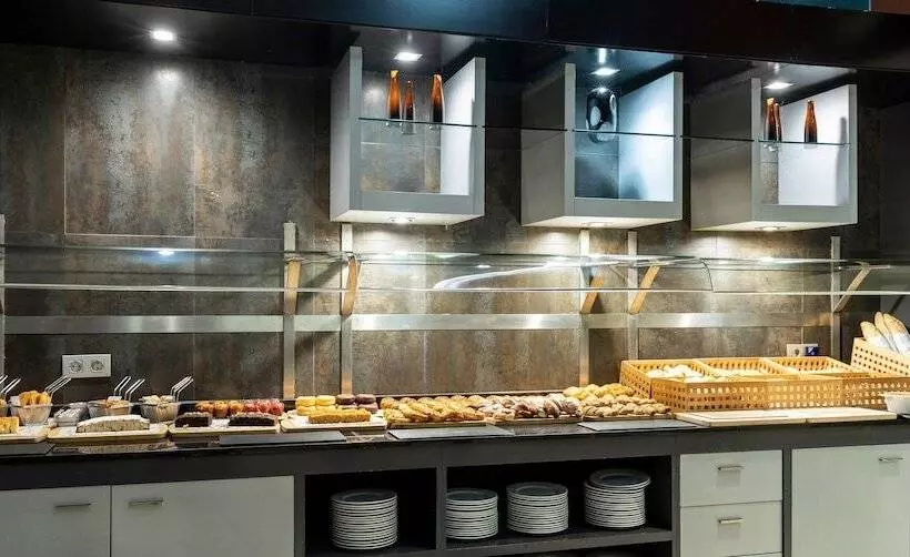 هتل Ilunion Aqua 4