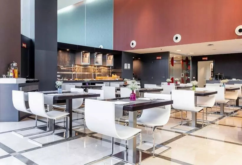 هتل Ilunion Aqua 4