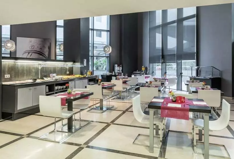 هتل Ilunion Aqua 4