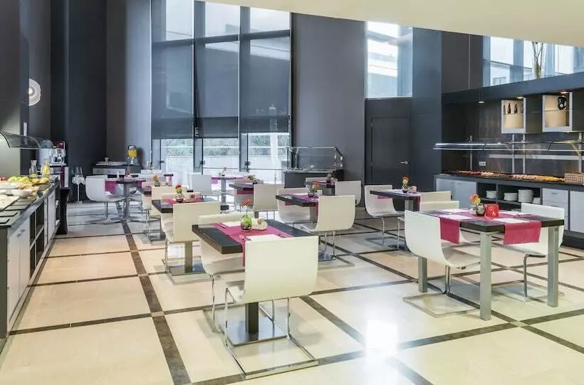 هتل Ilunion Aqua 4