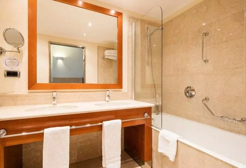 هتل Ilunion Aqua 4