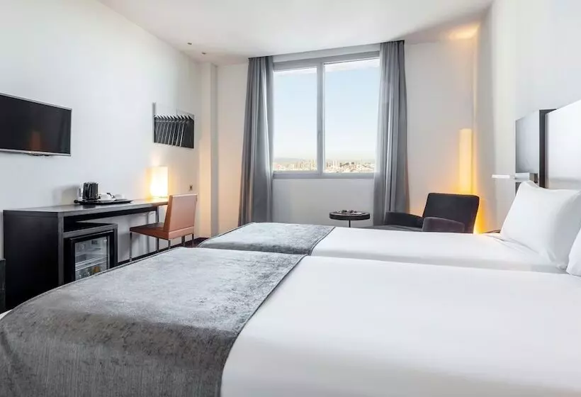 هتل Ilunion Aqua 4