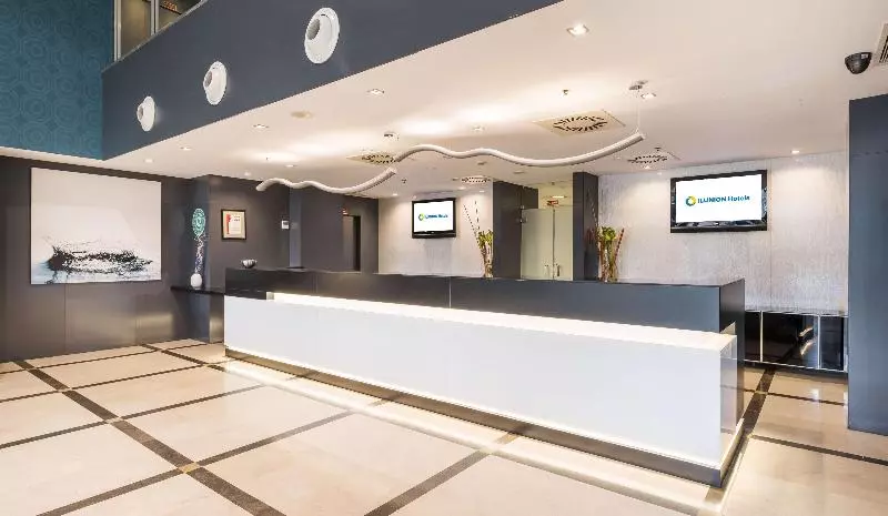 هتل Ilunion Aqua 4