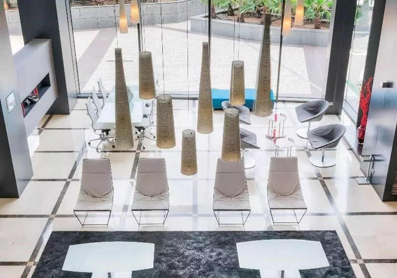 هتل Ilunion Aqua 4