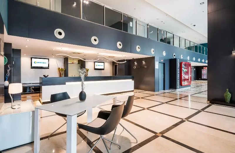 هتل Ilunion Aqua 4