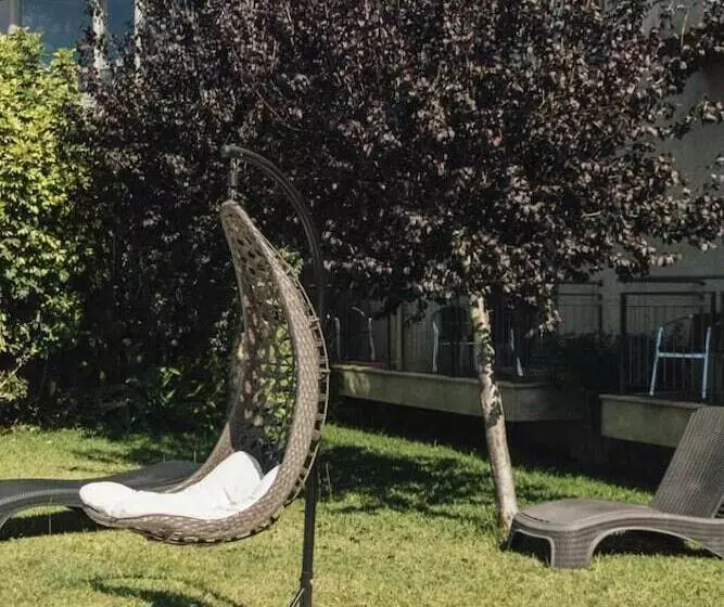 Отель Peregrina