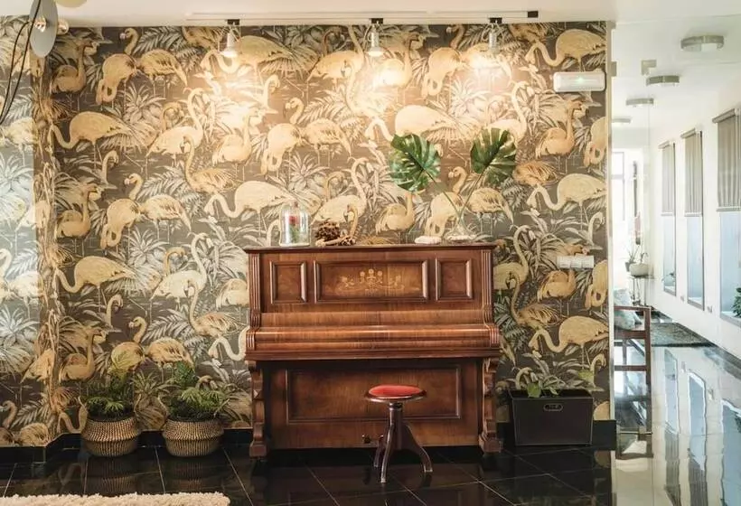 Отель Peregrina