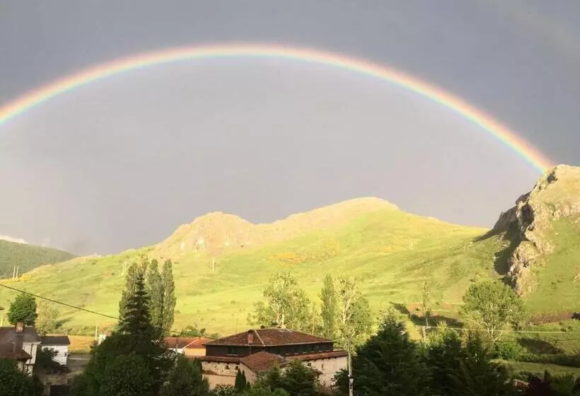 교외 호텔 Posada Fuentes Carrionas