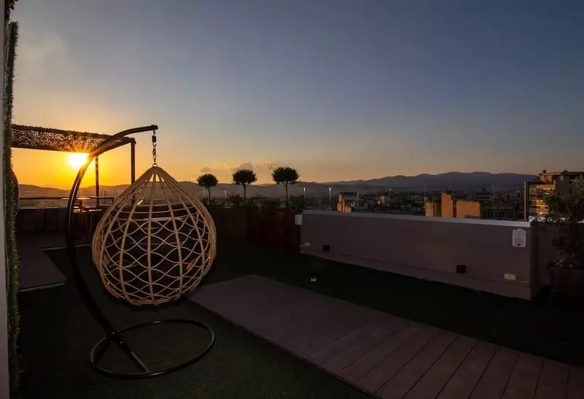 Hotelli Athens Hawks