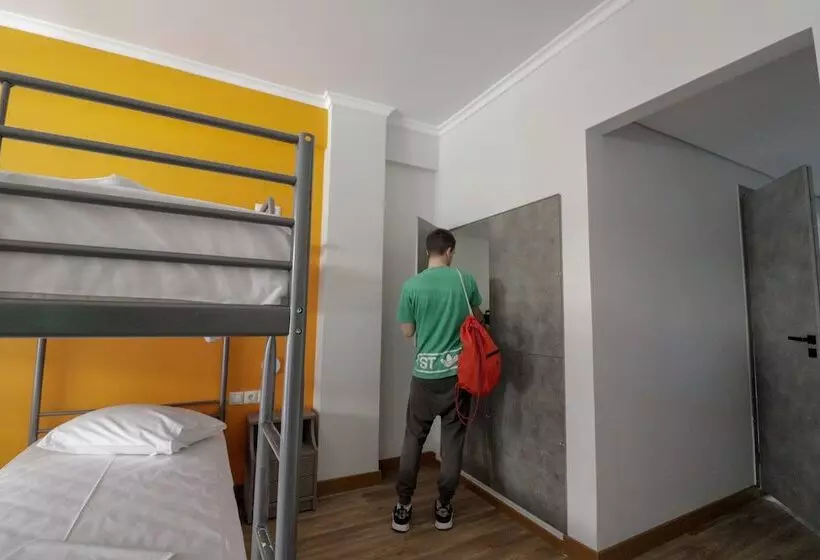 Hotelli Athens Hawks