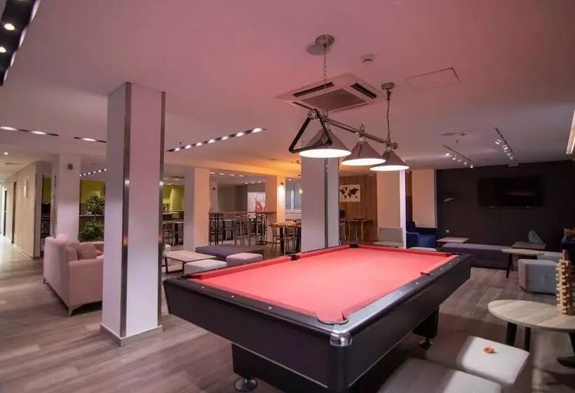 Hotelli Athens Hawks